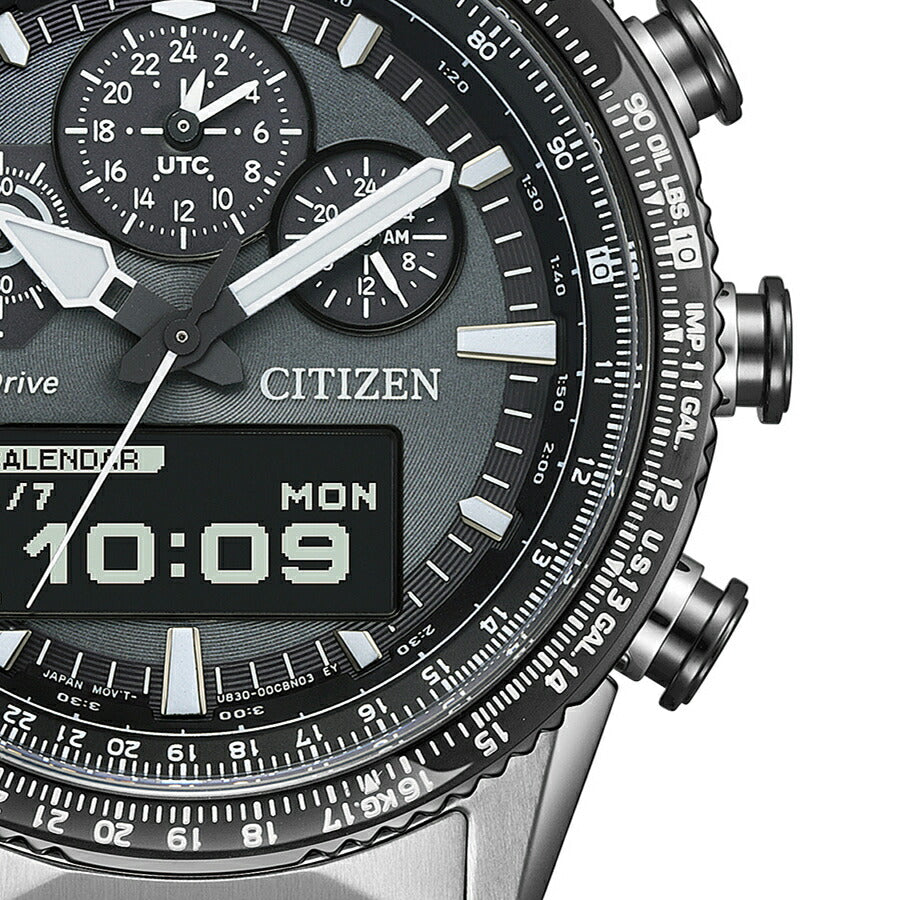 シチズン プロマスター スカイシリーズ アナデジ パイロットウオッチ JV2006-55H メンズ ソーラー グレーダイヤル MIP液晶搭載