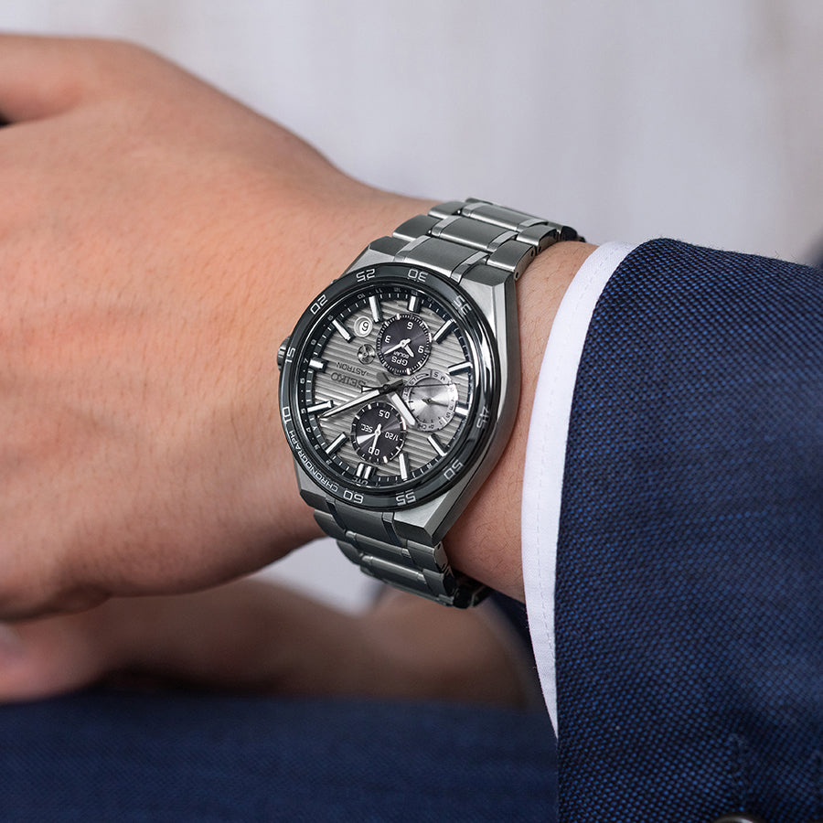 セイコー アストロン ネクスター 3rd デュアルタイム クロノグラフ ホリゾンタルダイヤル SBXC177 メンズ ソーラー GPS衛星電波 チタン ブラック