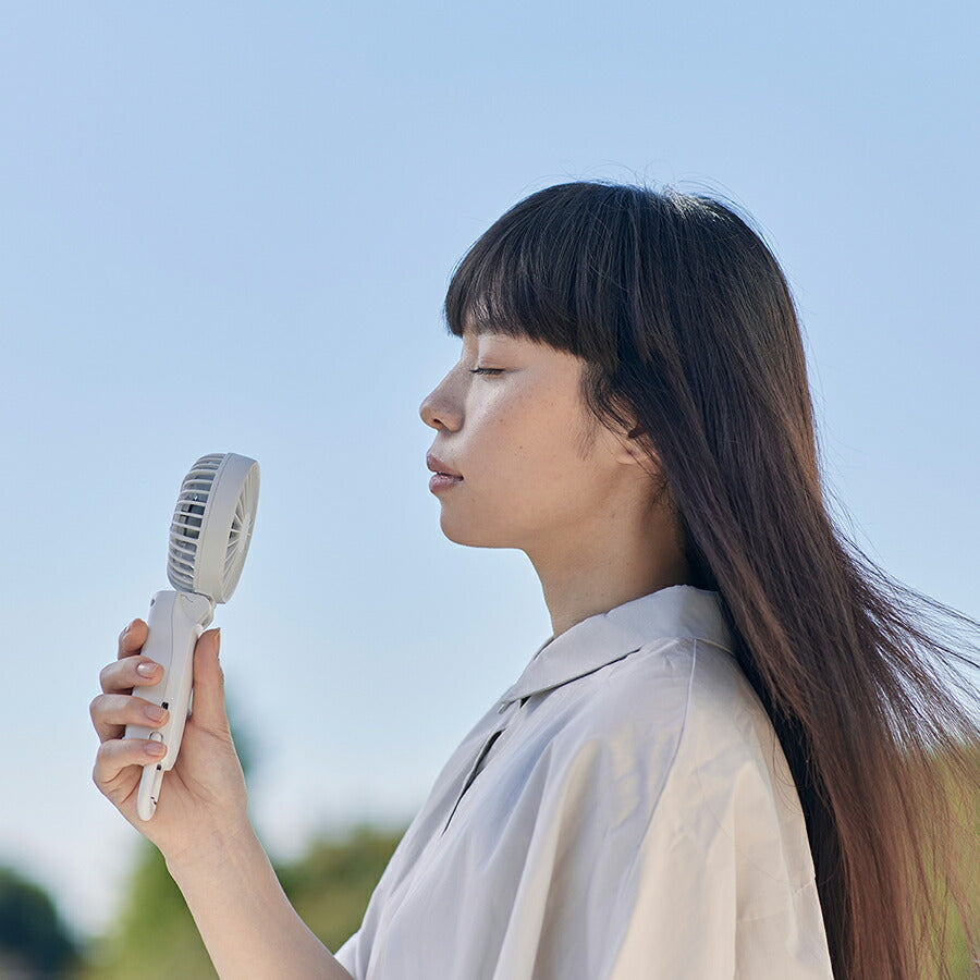 リズム ハンディファン 扇風機 大風量 3way カラビナ付き ライトグレー 静音 卓上 小型 Silky Wind Mobile 3.2 9ZF040RH08