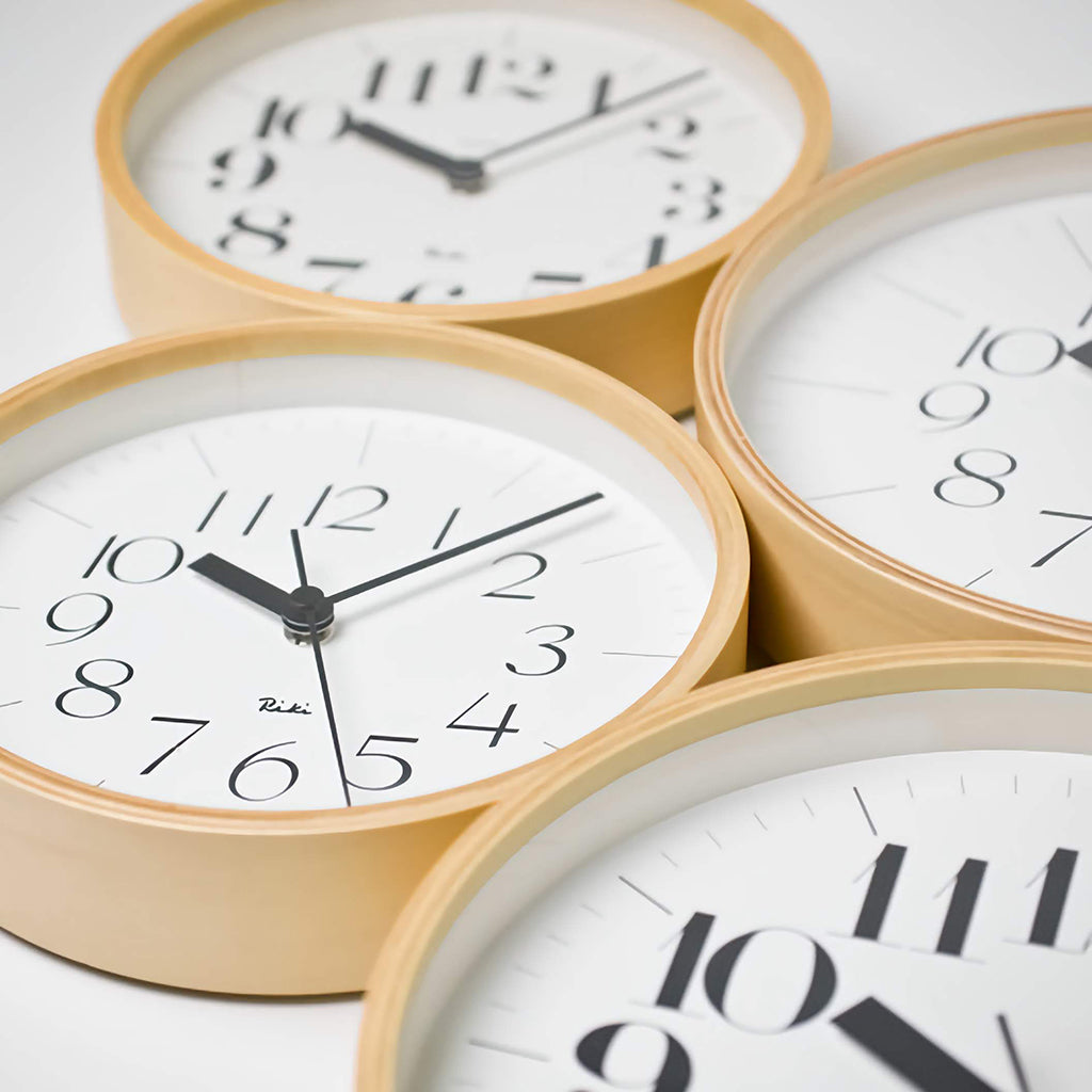 リキ クロック 電波 掛時計 スイープセコンド ナチュラル グッドデザイン賞受賞 ユニバーサル時計 タカタレムノス