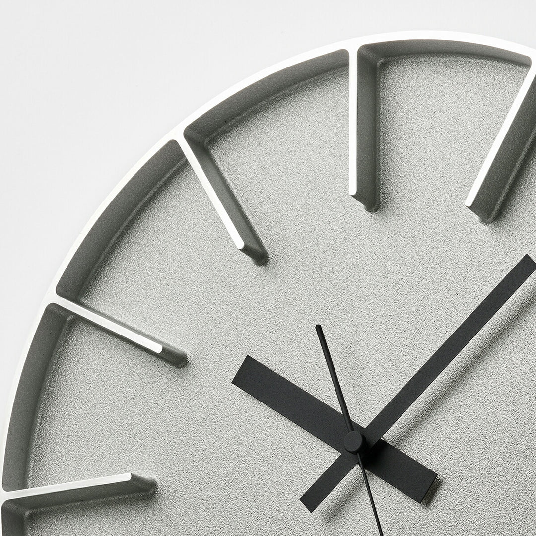 タカタレムノス 掛け時計 デザインオブジェクト エッジクロック アルミニウム 350mm クオーツ 電池式 シルバー スイープセコンド AZUMI AZ-0115AL