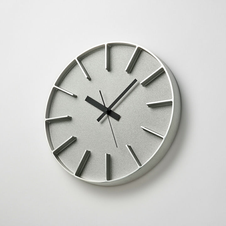 タカタレムノス 掛け時計 デザインオブジェクト エッジクロック アルミニウム 290mm クオーツ 電池式 シルバー スイープセコンド AZUMI AZ24-08AL