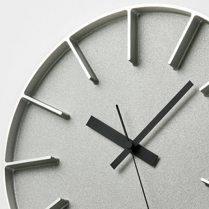 タカタレムノス 掛け時計 デザインオブジェクト エッジクロック アルミニウム 290mm クオーツ 電池式 シルバー スイープセコンド AZUMI AZ24-08AL