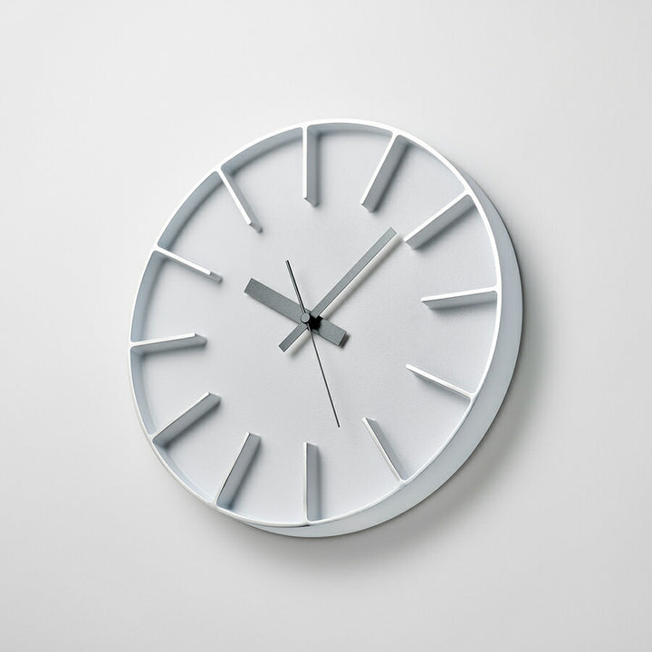 タカタレムノス 掛け時計 デザインオブジェクト エッジクロック アルミニウム 290mm クオーツ 電池式 ホワイト スイープセコンド AZUMI AZ24-08WH