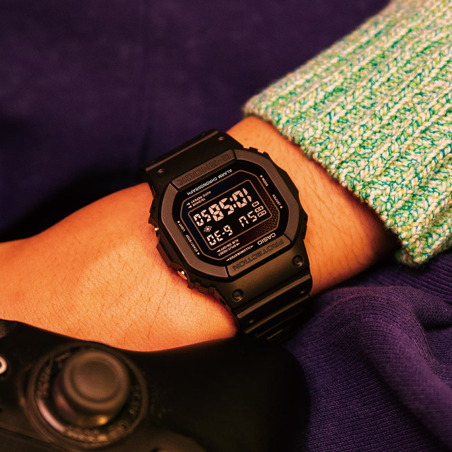 G-SHOCK レインボー ブリック ウォール DW-5600RW-1JF メンズ 電池式