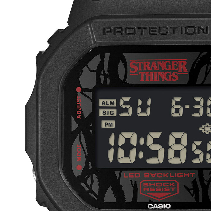 G-SHOCK ストレンジャー・シングス 未知の世界 コラボレーションモデル DW-5600STT-1JR メンズ 電池式 デジタル スクエア 樹脂バンド 反転液晶