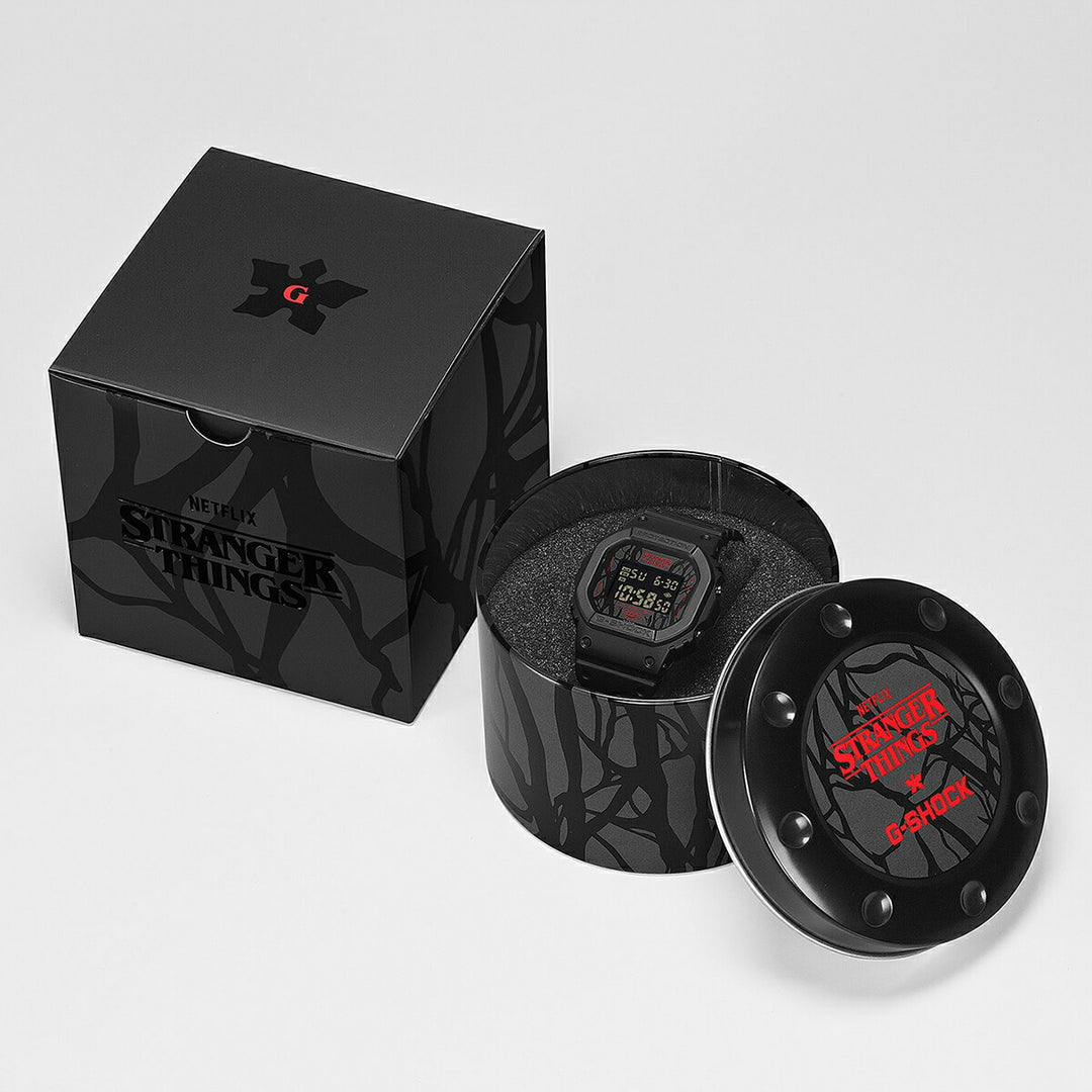 G-SHOCK ストレンジャー・シングス 未知の世界 コラボレーションモデル DW-5600STT-1JR メンズ 電池式 デジタル スクエア 樹脂バンド 反転液晶