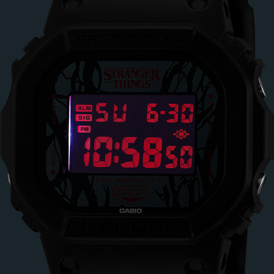 G-SHOCK ストレンジャー・シングス 未知の世界 コラボレーションモデル DW-5600STT-1JR メンズ 電池式 デジタル スクエア 樹脂バンド 反転液晶