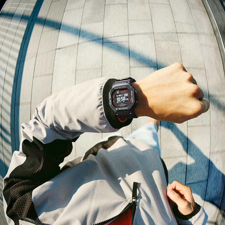 G-SHOCK G-SQUAD 心拍計測 血中酸素レベル計測 DW-H5600MB-1A4JR メンズ 腕時計 ソーラー Bluetooth 反転液晶 ブラック 国内正規品 カシオ
