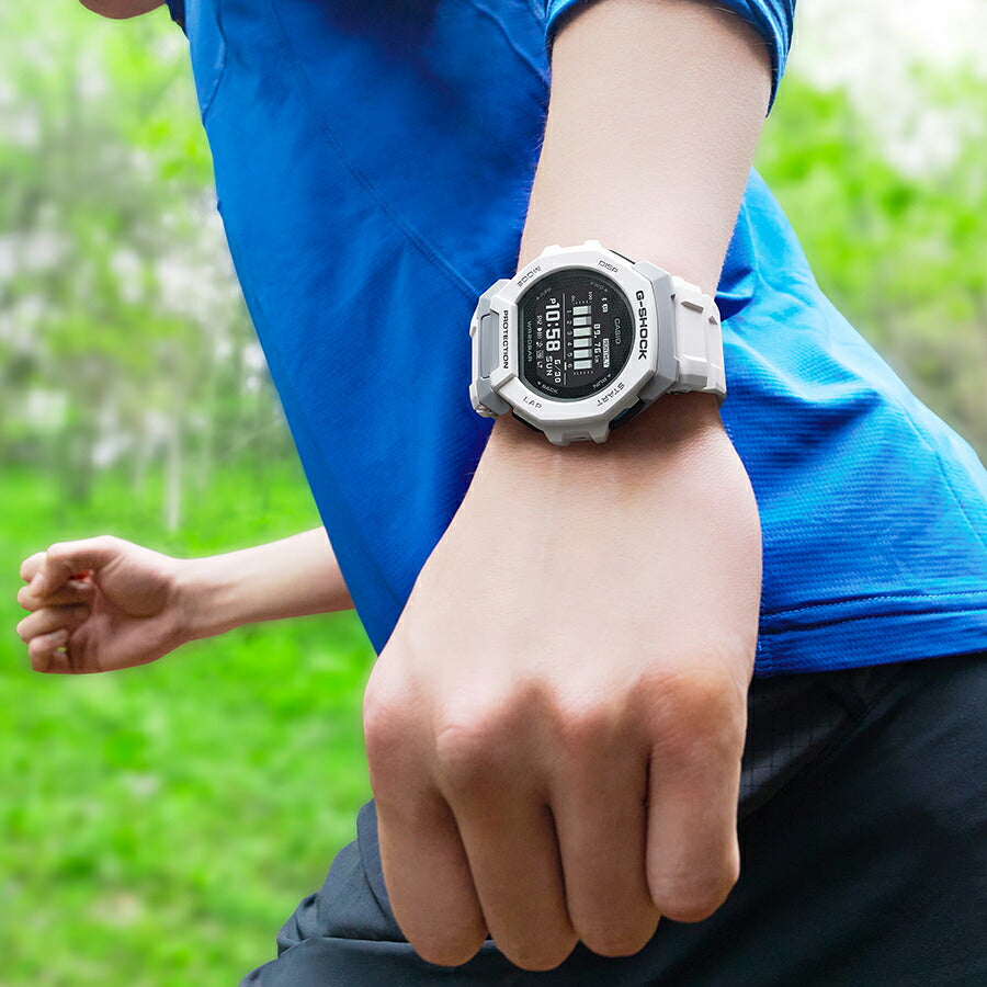 G-SHOCK G-SQUAD GBD-300シリーズ GBD-300-7JF メンズ 腕時計 電池式 Bluetooth デジタル 樹脂バンド ホワイト 反転液晶 国内正規品 カシオ