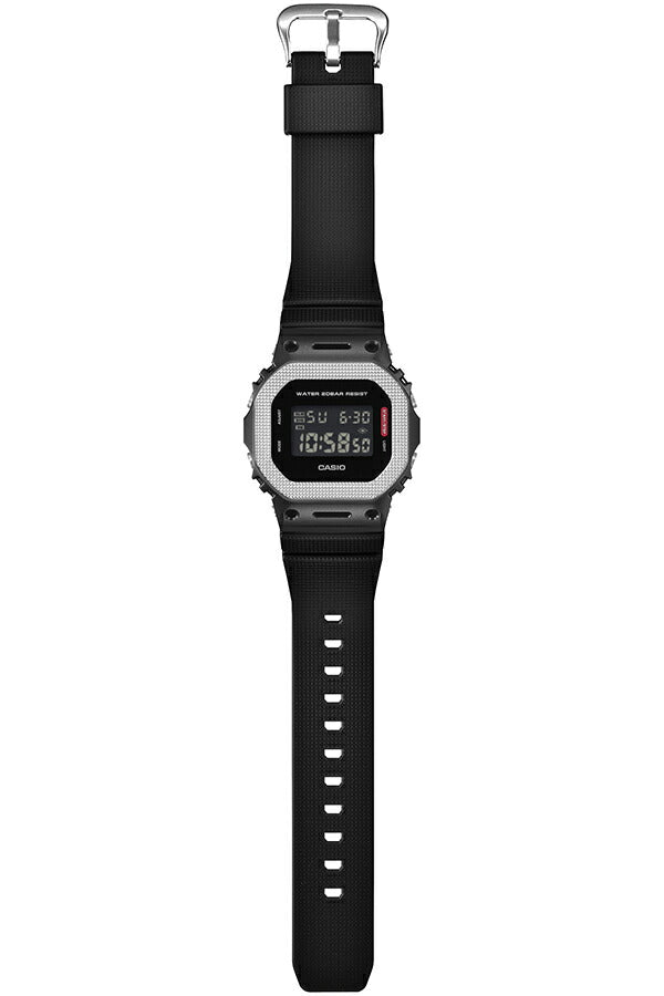 G-SHOCK メタルカバード チェッカリングパターン GM-5600BM-1JF メンズ 電池式 デジタル スクエア 樹脂バンド 反転液晶