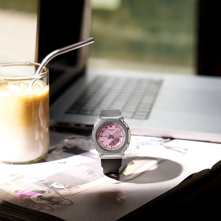 G-SHOCK ミッドサイズ メタルカバード サマーリフレクション ピンク GM-S2110SR-1AJF メンズ レディース 電池式 アナデジ オクタゴン 樹脂バンド