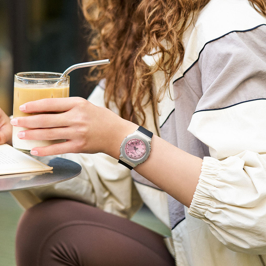 G-SHOCK ミッドサイズ メタルカバード サマーリフレクション ピンク GM-S2110SR-1AJF メンズ レディース 電池式 アナデジ オクタゴン 樹脂バンド