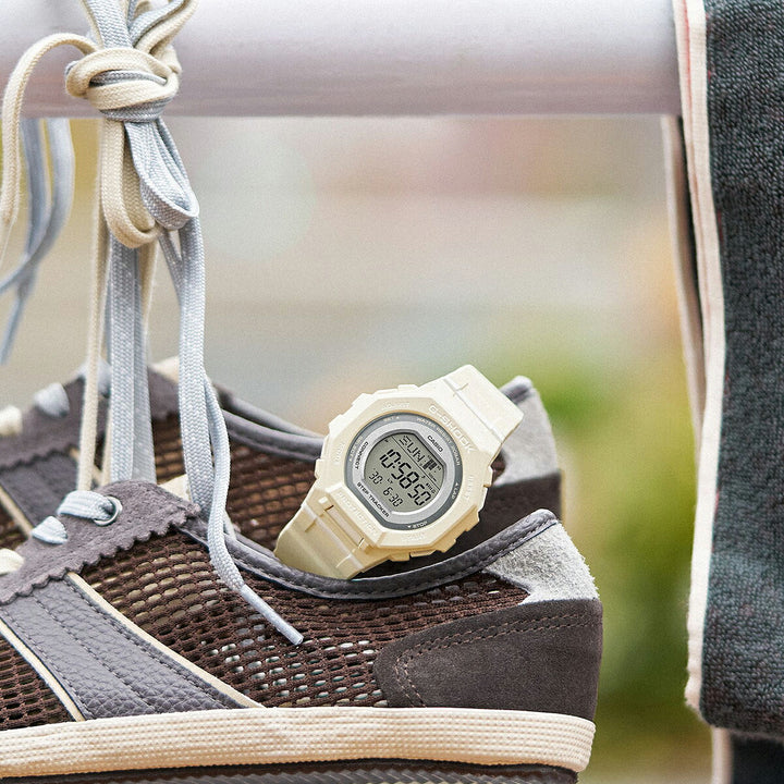 G-SHOCK ミッドサイズ GMD-B300シリーズ GMD-B300-7JF メンズ レディース 電池式 Bluetooth デジタル 樹脂バンド ホワイト