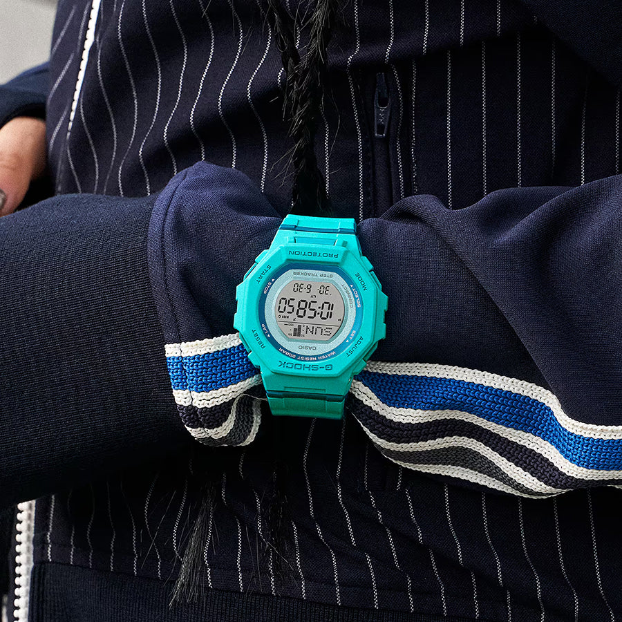 《2月14日発売/予約》G-SHOCK ミッドサイズ スポーツカラー GMD-B300SC-2JF メンズ レディース 電池式 Bluetooth デジタル 樹脂バンド ターコイズ 国内正規品 カシオ