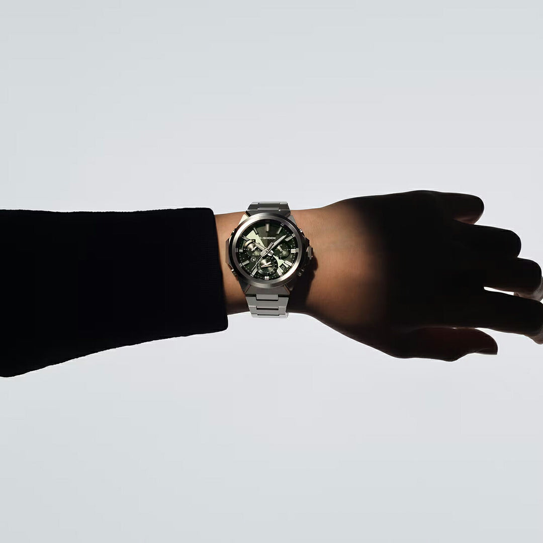 G-SHOCK G-STEEL アナログ デュアルタイム クロノグラフ GST-W1000D-3AJF メンズ 電波ソーラー Bluetooth グリーンダイヤル