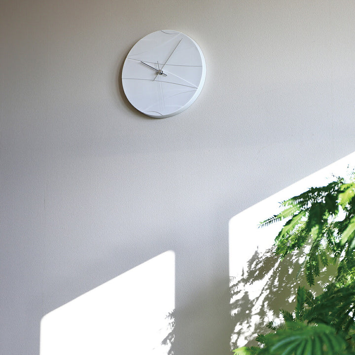 タカタレムノス 掛け時計 デザインオブジェクト クラウディド ムーン クオーツ 電池式 磁器 スイープセコンド 橋田 規子 HN23-01