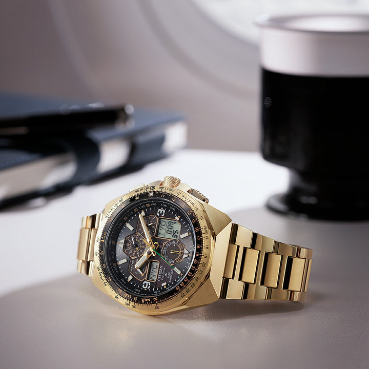 シチズン プロマスター スカイシリーズ Eco-Drive 50周年限定モデル スカイホーク JY8144-50E メンズ ソーラー 電波 アナデジ ゴールド