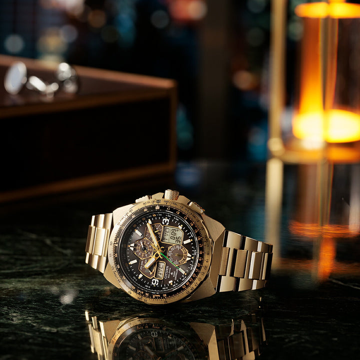 シチズン プロマスター スカイシリーズ Eco-Drive 50周年限定モデル スカイホーク JY8144-50E メンズ ソーラー 電波 アナデジ ゴールド