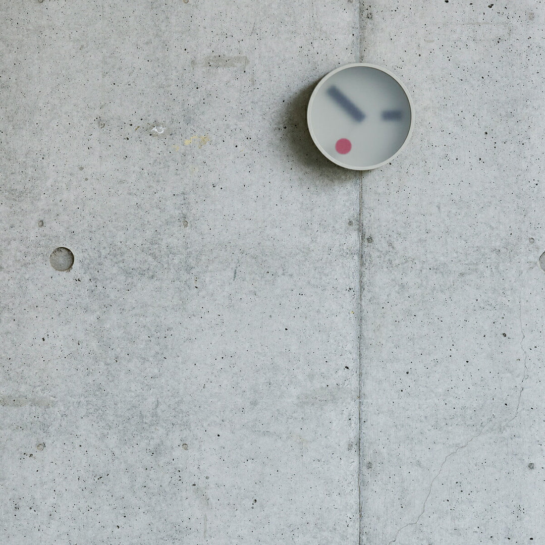 タカタレムノス 掛け時計 デザインオブジェクト ケハイ コンクリート クオーツ 電池式 グレー スイープセコンド 小泉 誠 KM22-01GY