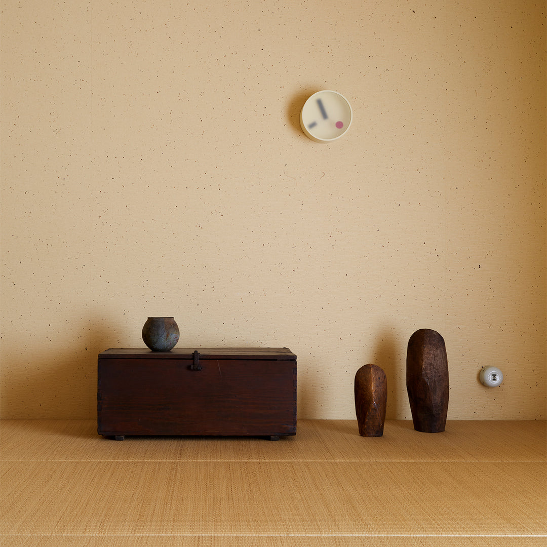 タカタレムノス 掛け時計 デザインオブジェクト ケハイ 木・土壁 クオーツ 電池式 イエロー スイープセコンド 小泉 誠 KM22-01YE