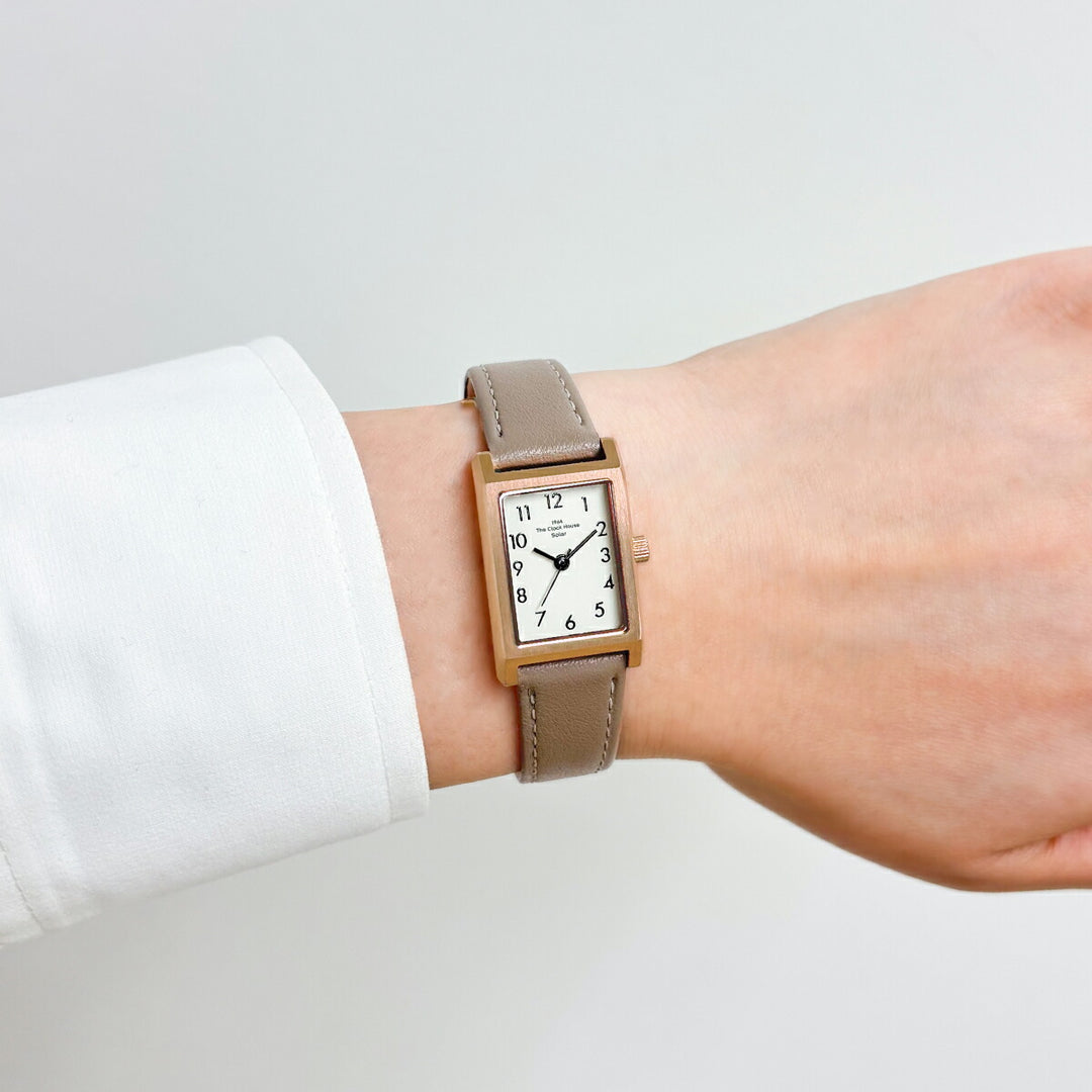 ザ・クロックハウス ナチュラルカジュアル ニューウインドウ LNC1004-WG2B レディース 腕時計 ソーラー 3針 レクタングル グレージュホワイトダイヤル 革ベルト