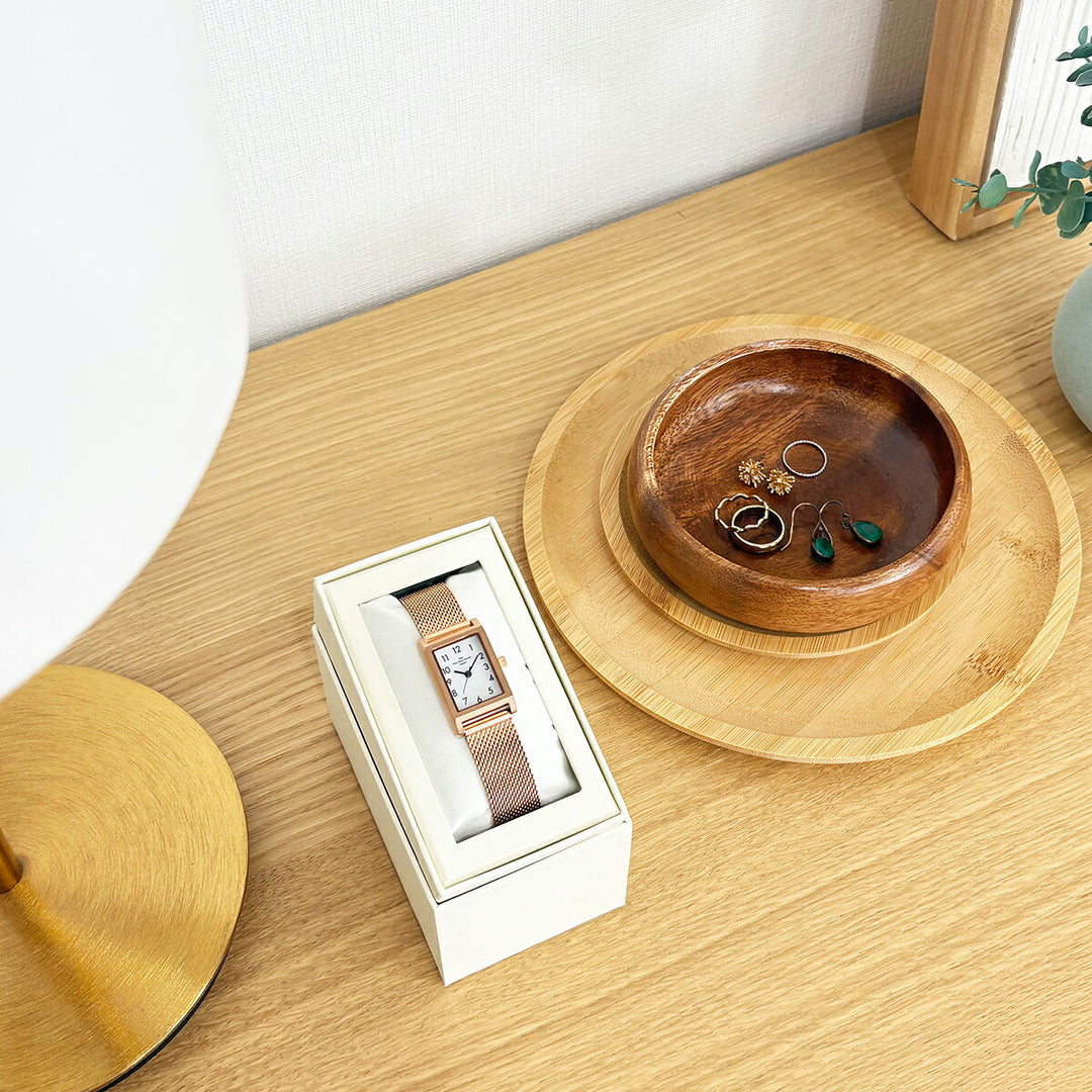 ザ・クロックハウス ナチュラルカジュアル ニューウインドウ LNC1004-WH1A レディース 腕時計 ソーラー 3針 レクタングル ペールホワイトダイヤル ピンクゴールド メッシュバンド