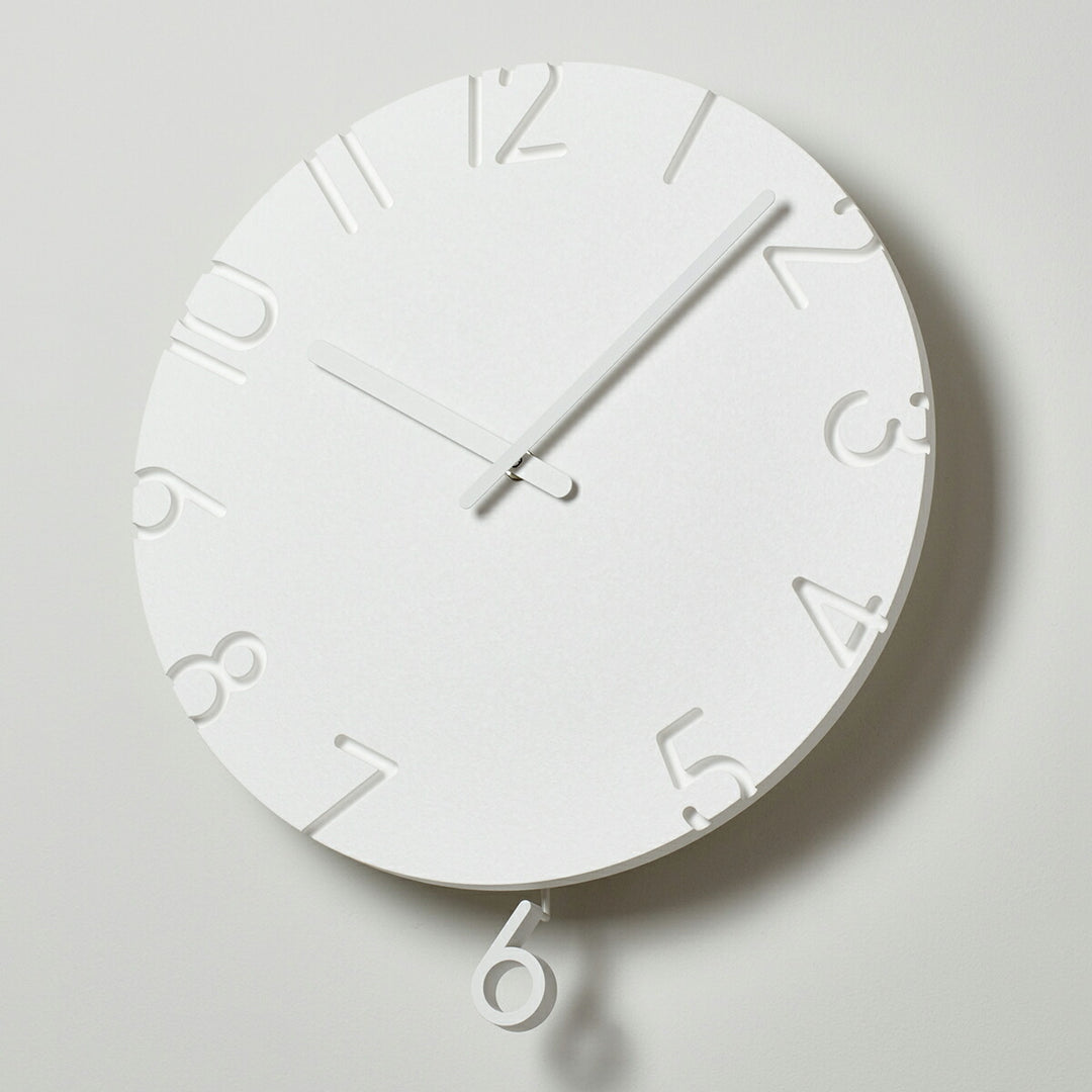 タカタレムノス 掛け時計 デザインオブジェクト カーヴド スウィング 振り子時計 クオーツ 電池式 ホワイト 寺田尚樹 NTL15-11