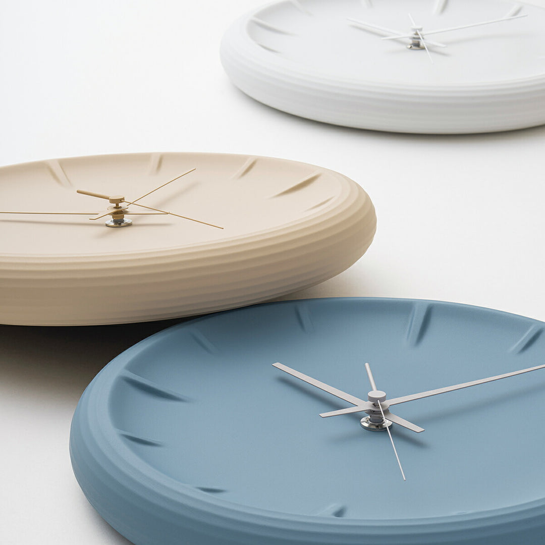 タカタレムノス 掛け時計 デザインオブジェクト レリーフ 磁器 クオーツ 電池式 3針 ベージュ 福定良佑 RF22-06BG