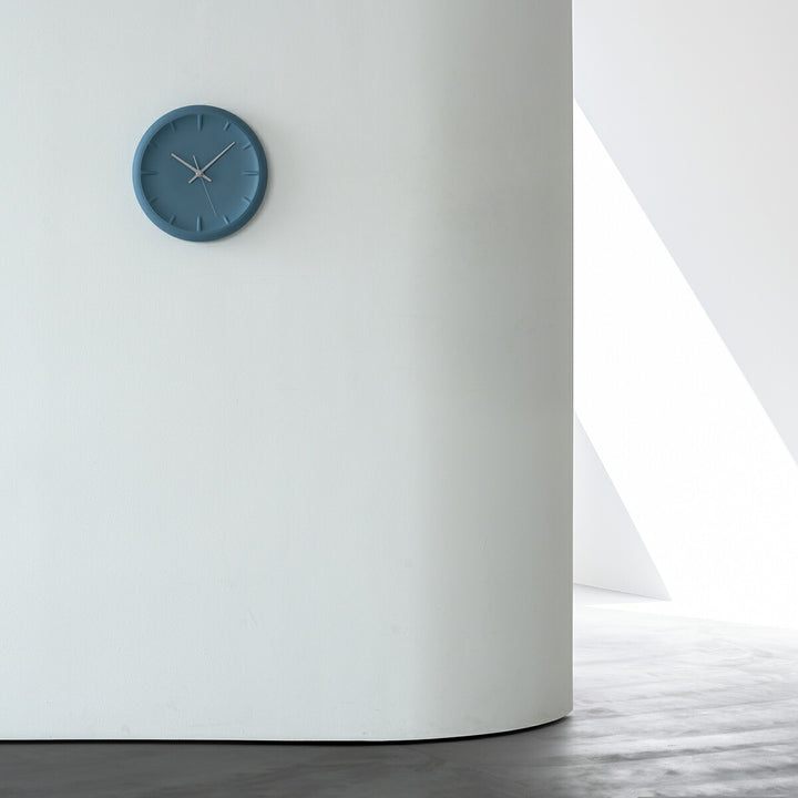 タカタレムノス 掛け時計 デザインオブジェクト レリーフ 磁器 クオーツ 電池式 3針 ブルー 福定良佑 RF22-06BL