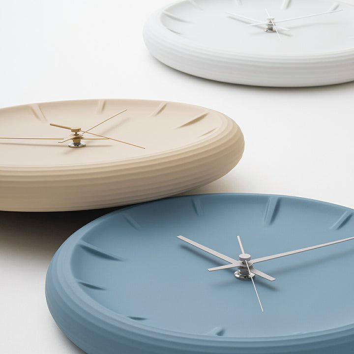 タカタレムノス 掛け時計 デザインオブジェクト レリーフ 磁器 クオーツ 電池式 3針 ブルー 福定良佑 RF22-06BL