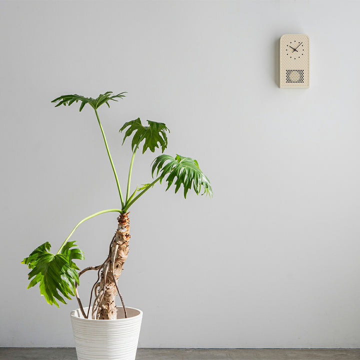 タカタレムノス 掛け時計 デザインオブジェクト ムーブ 掛置兼用 振り子時計 クオーツ 電池式 アイボリー パンチングメタル 福定 良佑 RF25-05IV