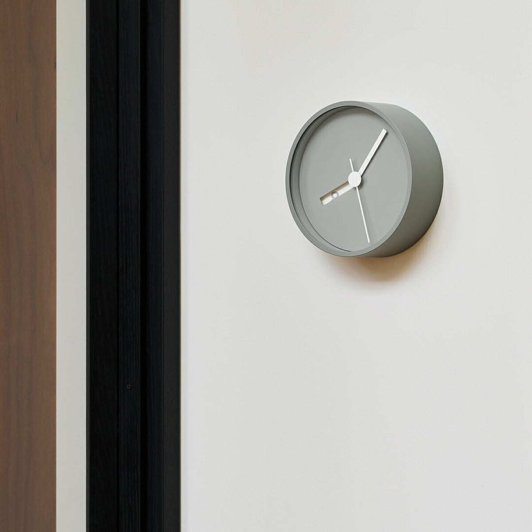 タカタレムノス 掛け時計 デザインオブジェクト エクストラノーマル クロック クオーツ 電池式 掛置兼用 グレー ロス・ミクブライド RM24-07GY