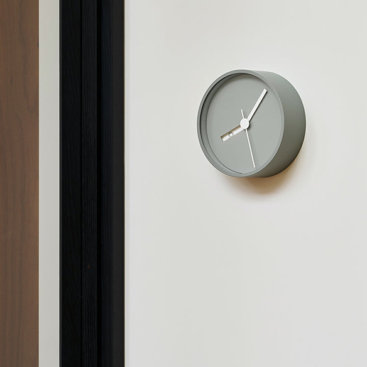 タカタレムノス 掛け時計 デザインオブジェクト エクストラノーマル クロック クオーツ 電池式 掛置兼用 グレー ロス・ミクブライド RM24-07GY