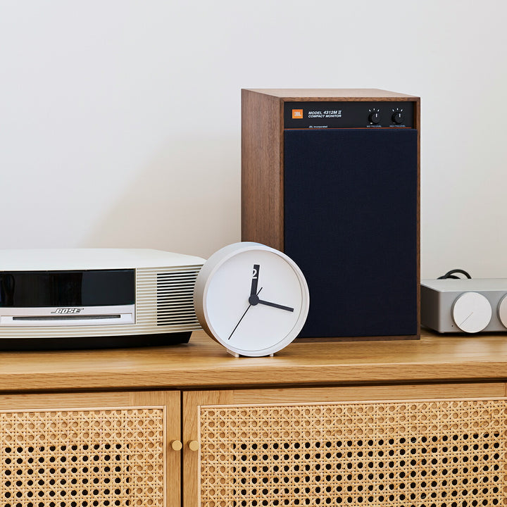 タカタレムノス 掛け時計 デザインオブジェクト エクストラノーマル クロック クオーツ 電池式 掛置兼用 ホワイト ロス・ミクブライド RM24-07WH