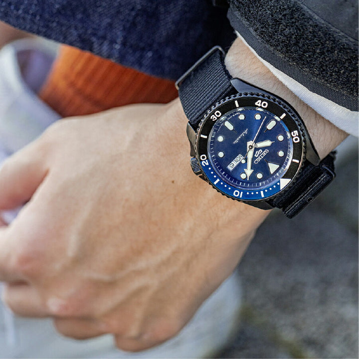 セイコー 5スポーツ ストリート 流通限定 SBSA099 メンズ メカニカル 自動巻き ナイロン ブラック 日本製 【ショップ専売】
