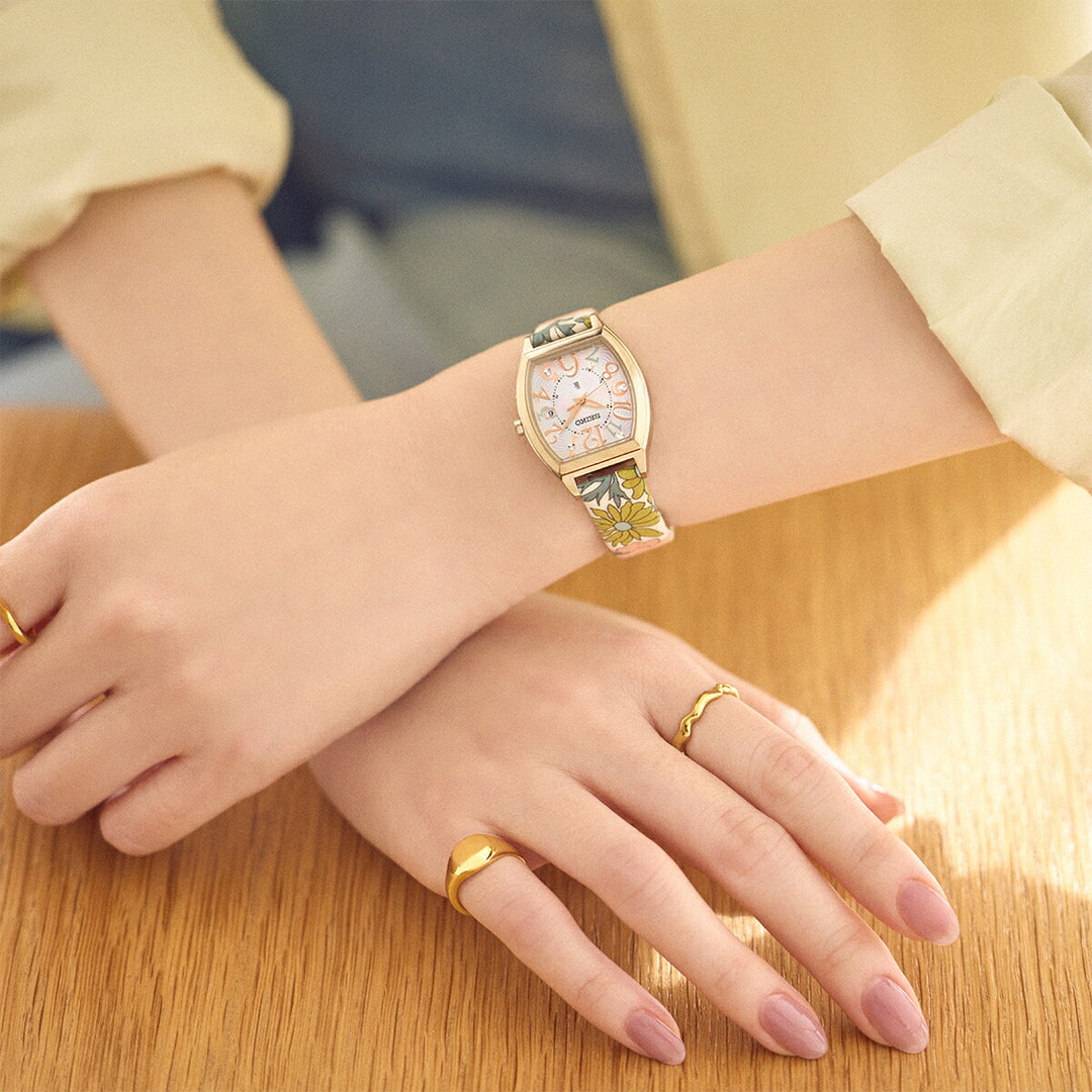 セイコー ルキア リバティー ファブリック 限定モデル ポピー・アンド・デイジー SSQW104 レディース ソーラー電波 トノー チタン