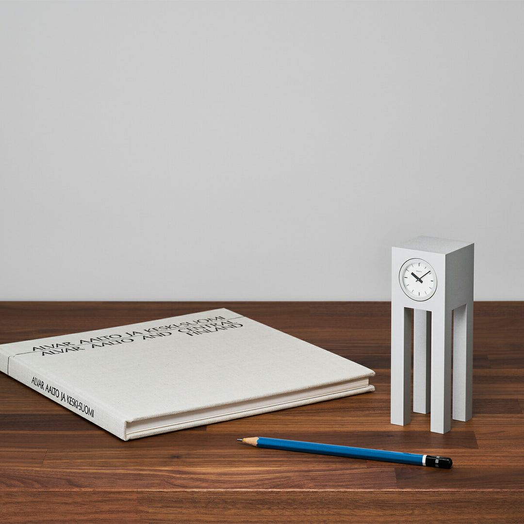 タカタレムノス 置き時計 Chairs DEAR VERA II クオーツ 電池式 アルミニウム 内田 繁 SU25-03