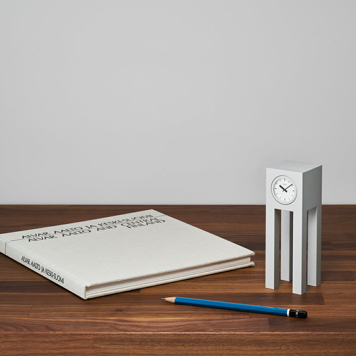 タカタレムノス 置き時計 Chairs DEAR VERA II クオーツ 電池式 アルミニウム 内田 繁 SU25-03