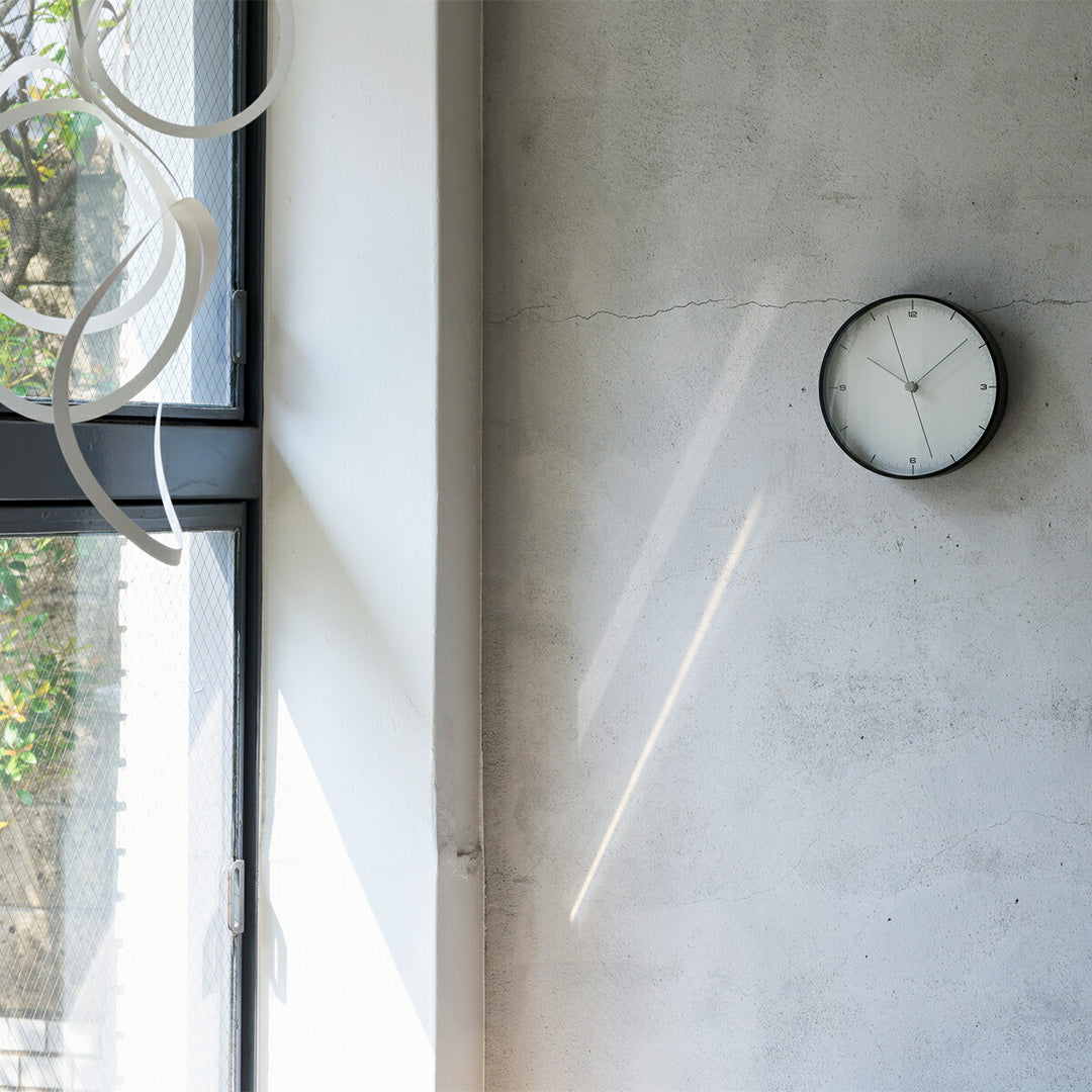 タカタレムノス 掛け時計 デザインオブジェクト アースウォールクロック クオーツ 電池式 ブラック スイープセコンド 五十嵐 威暢 TIL25-06