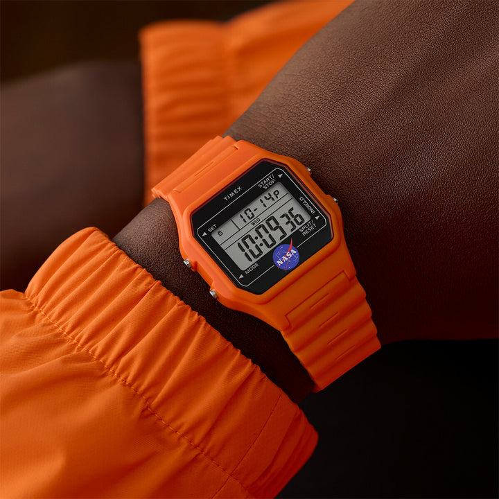 タイメックス NASA アルテミス計画 コラボレーションモデル 宇宙服 オレンジ TW2Y13300 メンズ レディース クオーツ 電池式 デジタル 樹脂バンド