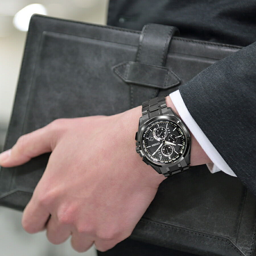 【美品】CITIZEN ATTESA ブラックチタン AT8044-56E シチズン アテッサ ブラックチタン クロノグラフ ワールドタイム搭載